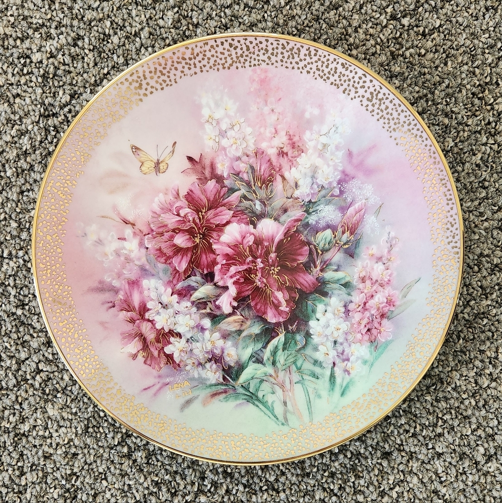 Plates from W.S. George by Lenu Liu "Symphony of Shimmering Beauty"